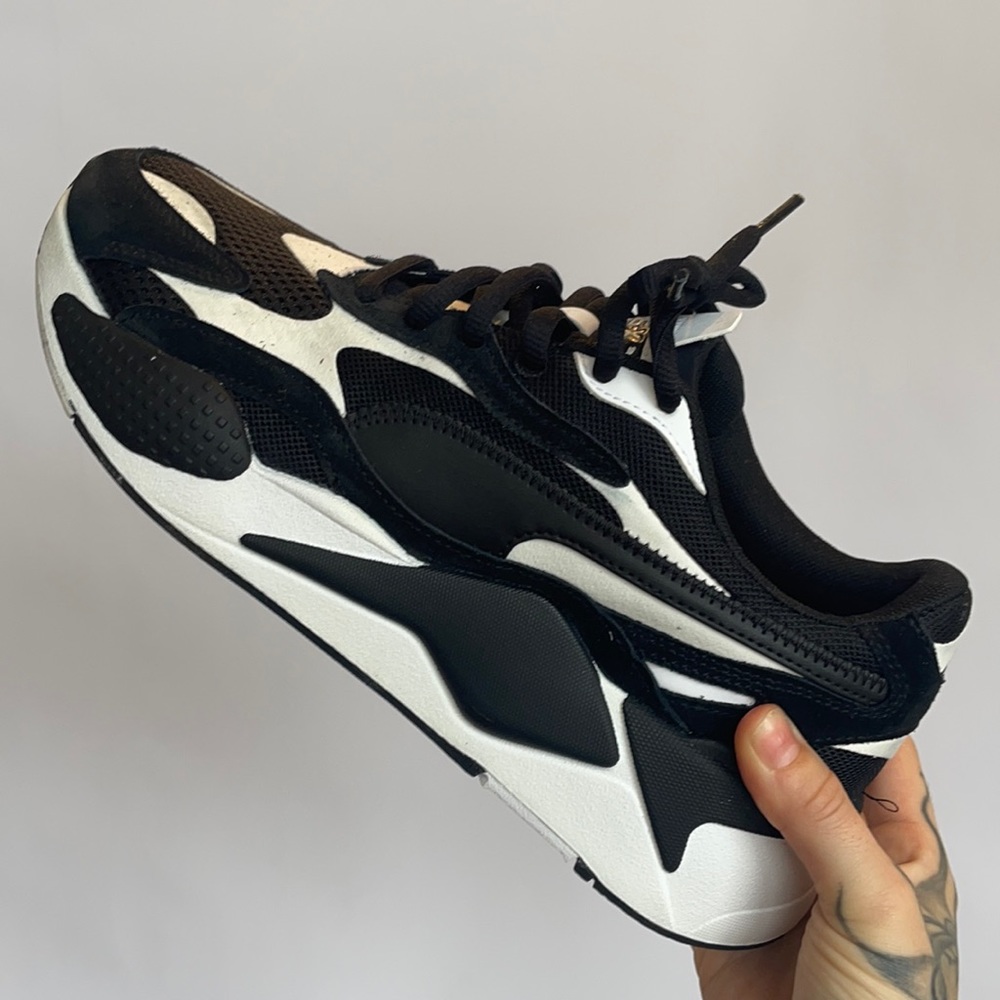 Puma Men's Black and White Sneakers